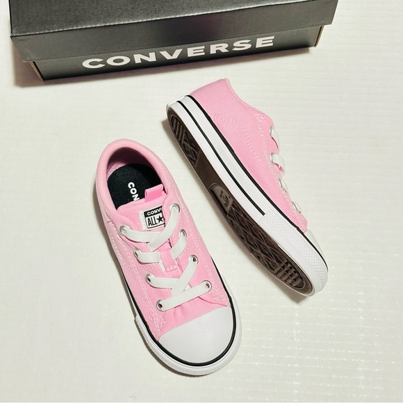 Chuck Taylor All Star Rave Toddler Low Top Shoes NEW - Picture 13 of 15